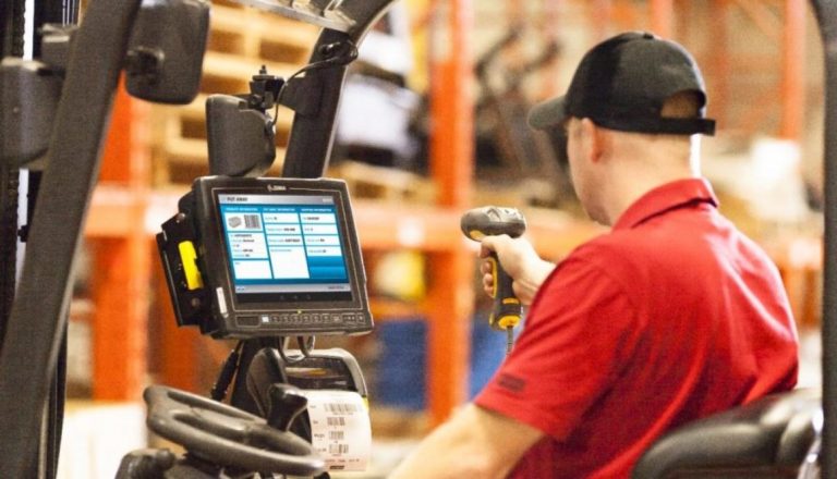 Photo-Zebra-tablet-and-scanner